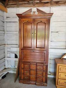 lot 36 image: Vintage Thomasville Cherry Secretary Bookcase - This Matches Lot 37