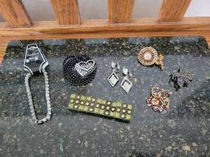 lot 144 image: Lot of Rhinestone Cocktail Jewelry