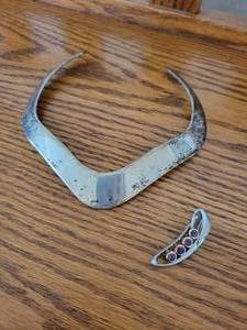 lot 150 image: Silver Plated Choker and Amethyst & Sterling Omega Necklace Slide