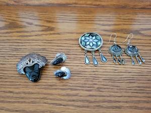 lot 149 image: Lot of Sterling Silver Mexican Jewelry - Abalone, Mother of Pearl, and Onyx