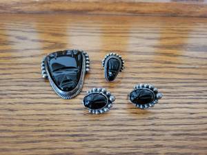 lot 152 image: Sterling Silver Mexican Jewelry Set - Pin, Earrings, and Ring