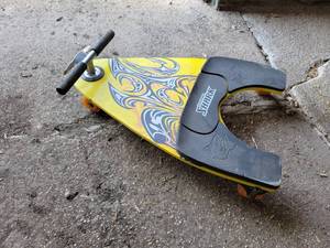 lot 404 image: Land Shark Scooter