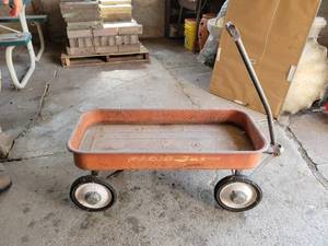 lot 416 image: Vintage Steel Radio Jet Wagon