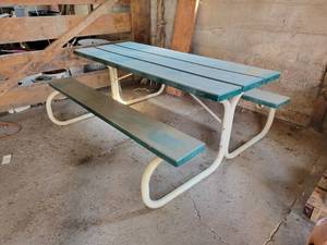 lot 422 image: Picnic Table - Poly Top and Seats with Steel Frame - Stored Inside