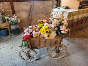 lot 449 image: Wood Decor Wagon with Assorted Silk Flowers