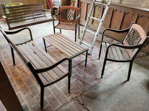 lot 455 image: Beautiful Wood & Cast Iron 4-Piece Bench and Table Set