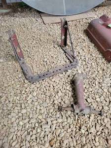 lot 480 image: Farmall H Drawbar and narrow front Assembly