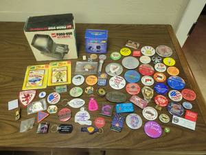 lot 196 image: Lot of Buttons, Pins, Vintage Pana-Vue Slide Viewer, and Ultrasonic Atomization Machine