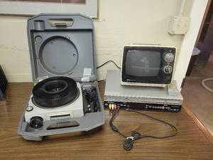 lot 516 image: Slide Projector, Pioneer VHSDVD Player, and Sears Television
