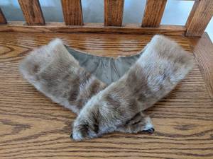 lot 119 image: Vintage Champagne Mink Fur Collar