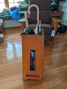 lot 121 image: Solid Wood Mission Style Umbrella Stand