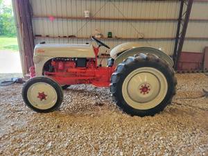 lot 2 image: 1948 Ford 8N Tractor - See Video