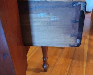lot 18 image: Lovely Antique Cherry Single Drawer Side Table