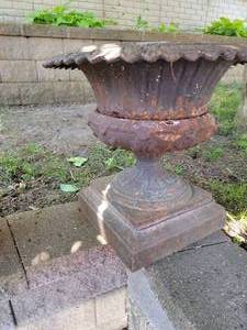 lot 108 image: Iron Garden Planter