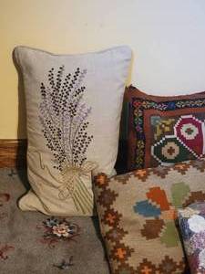 lot 53 image: Primitive Theme Throw Pillows & Blanket