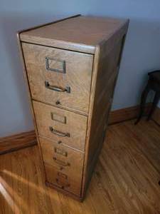 lot 110 image: 20th Century Tiger Oak Filling Cabinet