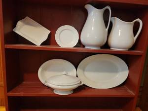 lot 173 image: Vintage Ironstone Porcelain Collection