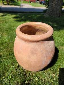 lot 174 image: Rugged Vintage Daytons Ceramic Planter