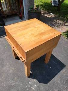 lot 132 image: Robust Butchers Block