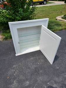 lot 167 image: White Bathroom Medicine Cabinet