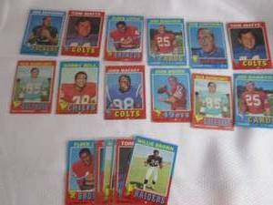 Assorted 1971 Topps Football Cards...