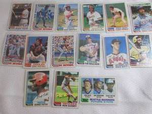 Assorted 1982 Topps Baseball Cards...