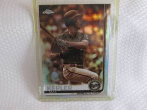 2019 Topps Chrome Max Kepler Refrac...