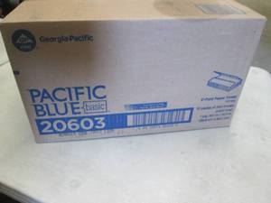 PACIFIC BLUE BASIC� C-FOLD PAPER T...