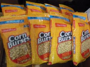 lot 164 image: 8 - 12 oz Bags Malt O Meal Corn Bur...