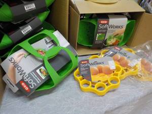 lot 204 image: 10 OXO Softworks Silicon Kitchen Pr...
