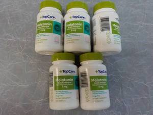 lot 211 image: 5 - 120 ct Bottles Melatonin exp 0...