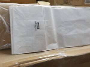 lot 247 image: 500 #8 White Shopping Bags 12 x 6...