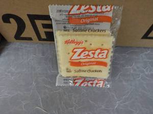 lot 364 image: 3 - 500 ct Boxes of 2 ct packs Zest...