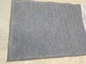 lot 7 image: 3 ft x 5 ft New Floor Mat...