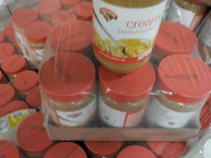 lot 110 image: 6 - 40 oz Hannaford Creamy Peanut B...