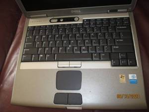 lot 07 image: Dell Latitude laptop computer