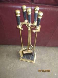 lot 010 image: Fireplace hearth tools