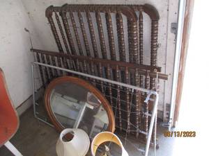lot 020 image: Home decor and bedroom furniture