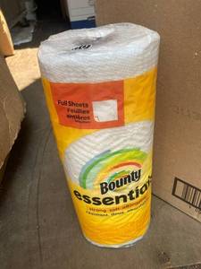 lot 2 image: Bounty Paper Towels