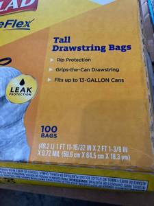 lot 17 image: Glad ForceFlex Bags