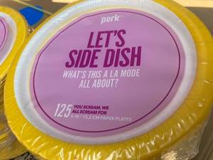 lot 104 image: Small Paper Plates
