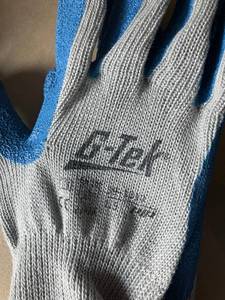 lot 135 image: G-Tek Work Gloves