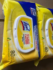 lot 130 image: Lysol Wipes