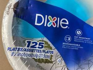 lot 32 image: Dixie Plates