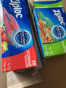 lot 18 image: Ziploc Bags