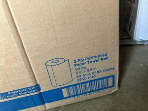 lot 6 image: Paper Towels