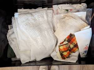 lot 28 image: Contents Of Chest