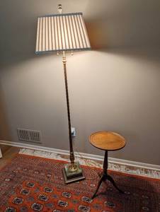 lot 31 image: Floor Lamp And Plantstand