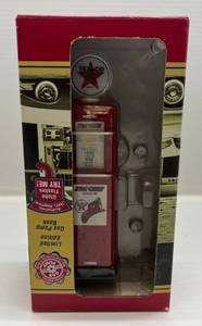 lot 25 image: Vintage Crown Premiums Vees Brand Collectibles ( Limited Edition ) ( Texaco Fire Chief ) 1950s Replica  Die-Cast Gas Pump Bank Globe Flashes ( RED )&nbsp 6 12