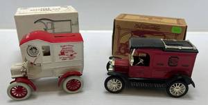 lot 46 image: Two  Ertl Collectibles Die- Cast Metal Banks 1 ( University Of Southern Carolina ) 1913 Ford Model T 1 1905 ( Sugar River Beamers ) Delivery Car